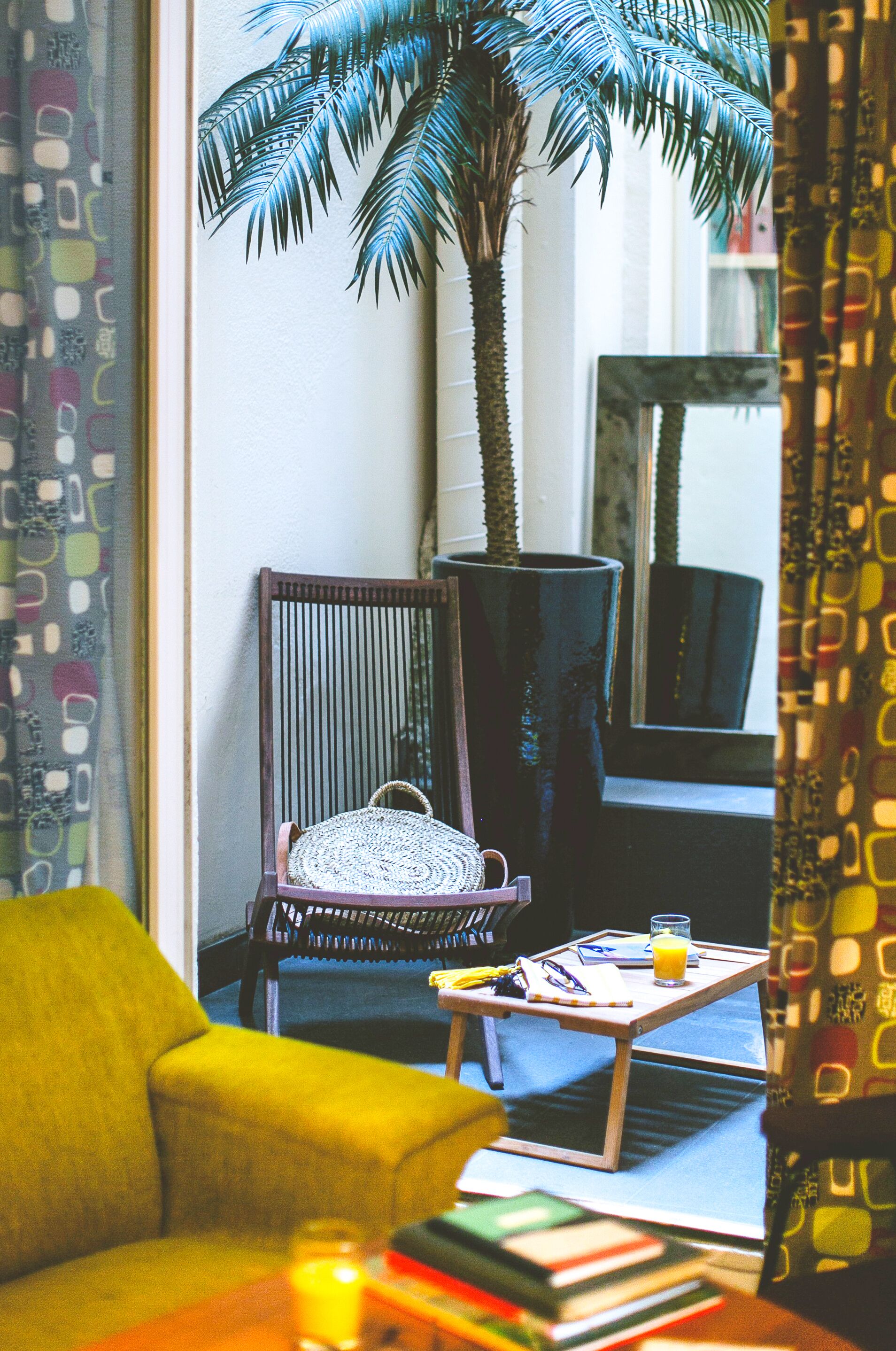 daily continental breakfast (eur 16 per person)