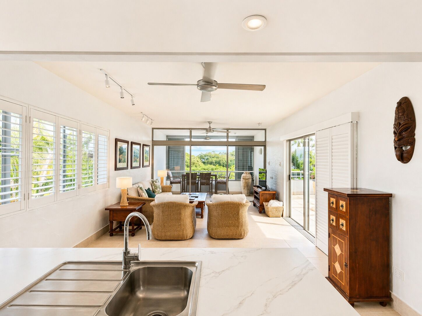 Sun Bird 2 Bedroom Apartment | Living area