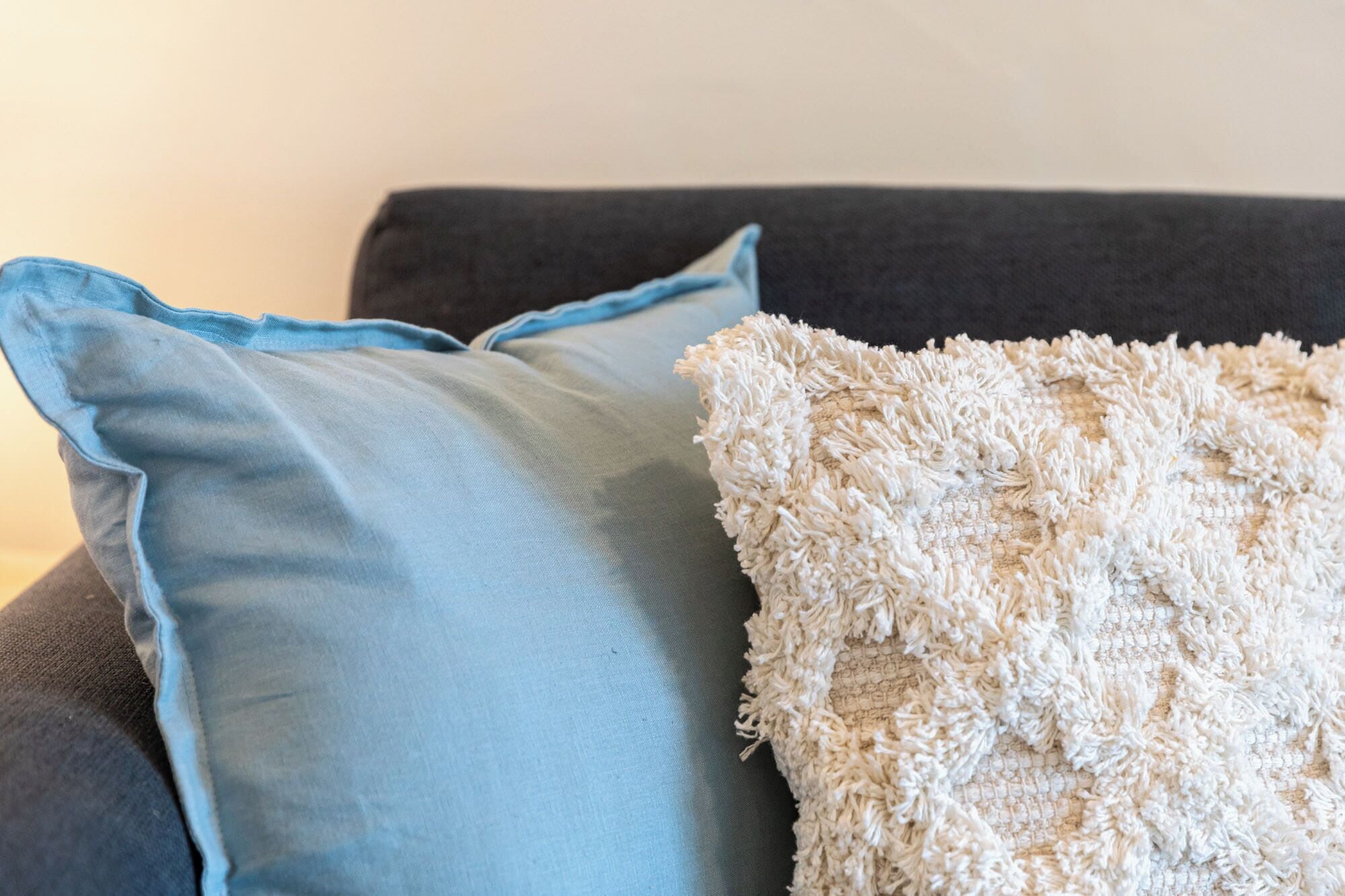 sun coast haven triple share room | living area | flat-screen tv, dvd player