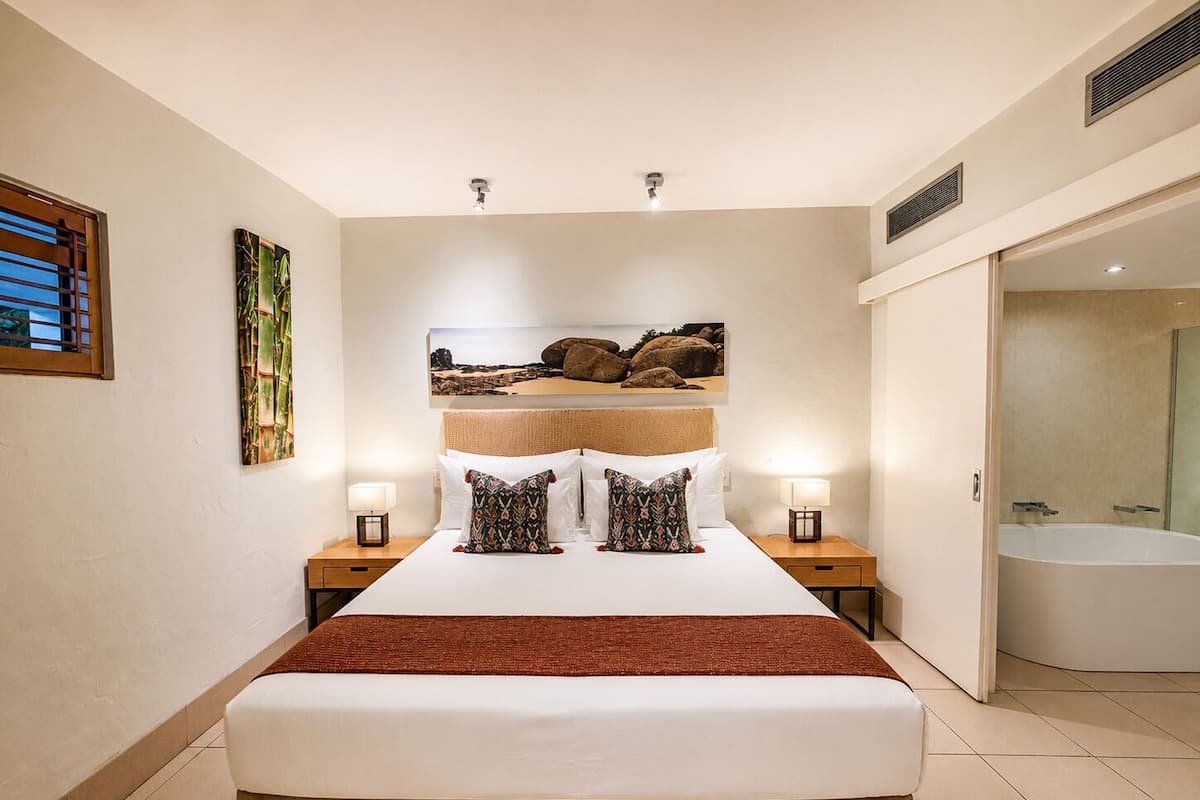Club Apartment, 1 Bedroom | Individually decorated, individually furnished, laptop workspace