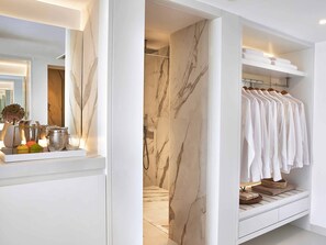 Familienapartment, Gartenblick | Badezimmer | Kostenlose Toilettenartikel, Haartrockner, Bademäntel, Hausschuhe
