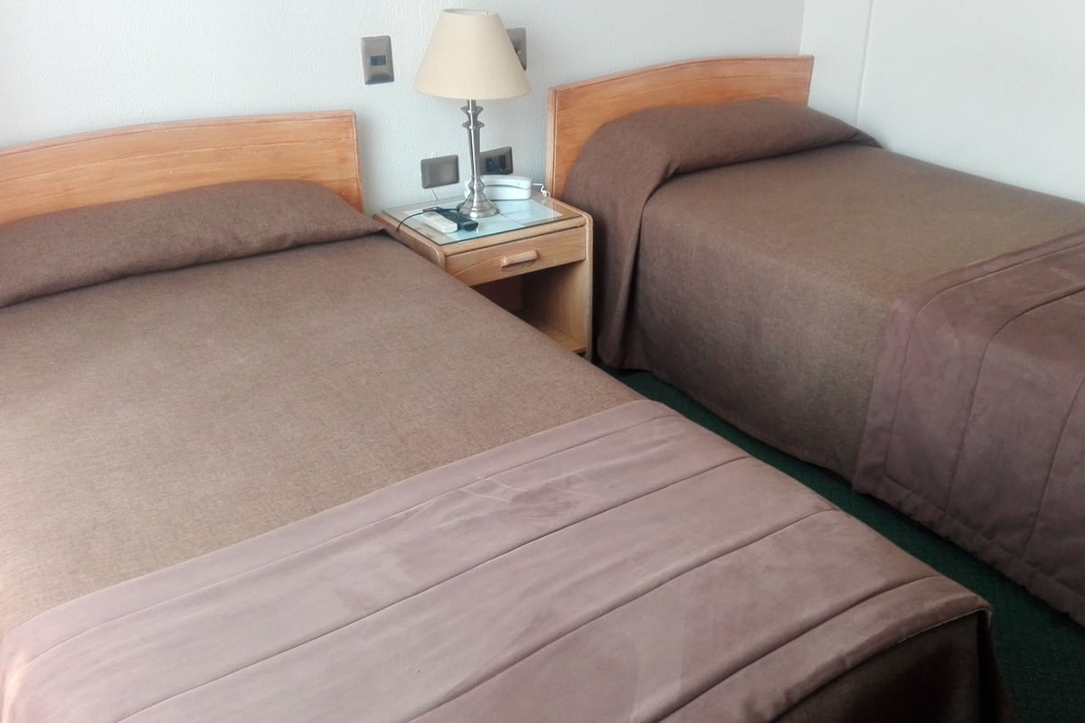 Chambre Standard avec lits jumeaux | Lit avec matelas en mousse à mémoire, minibar, coffre-fort