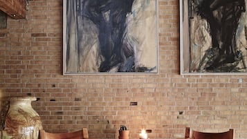 Bar lounge