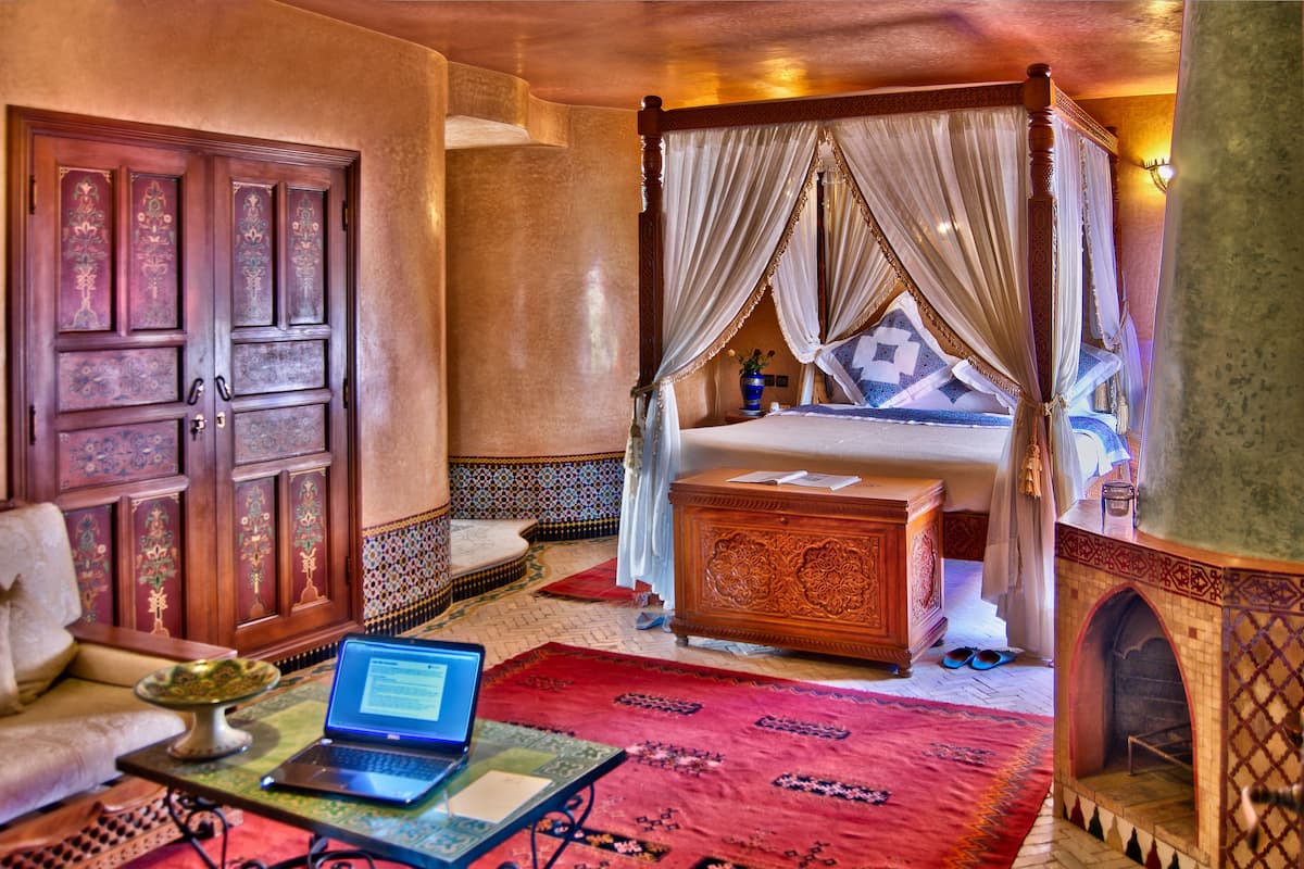 Suite Deluxe | Coffres-forts dans les chambres, bureau, rideaux occultants