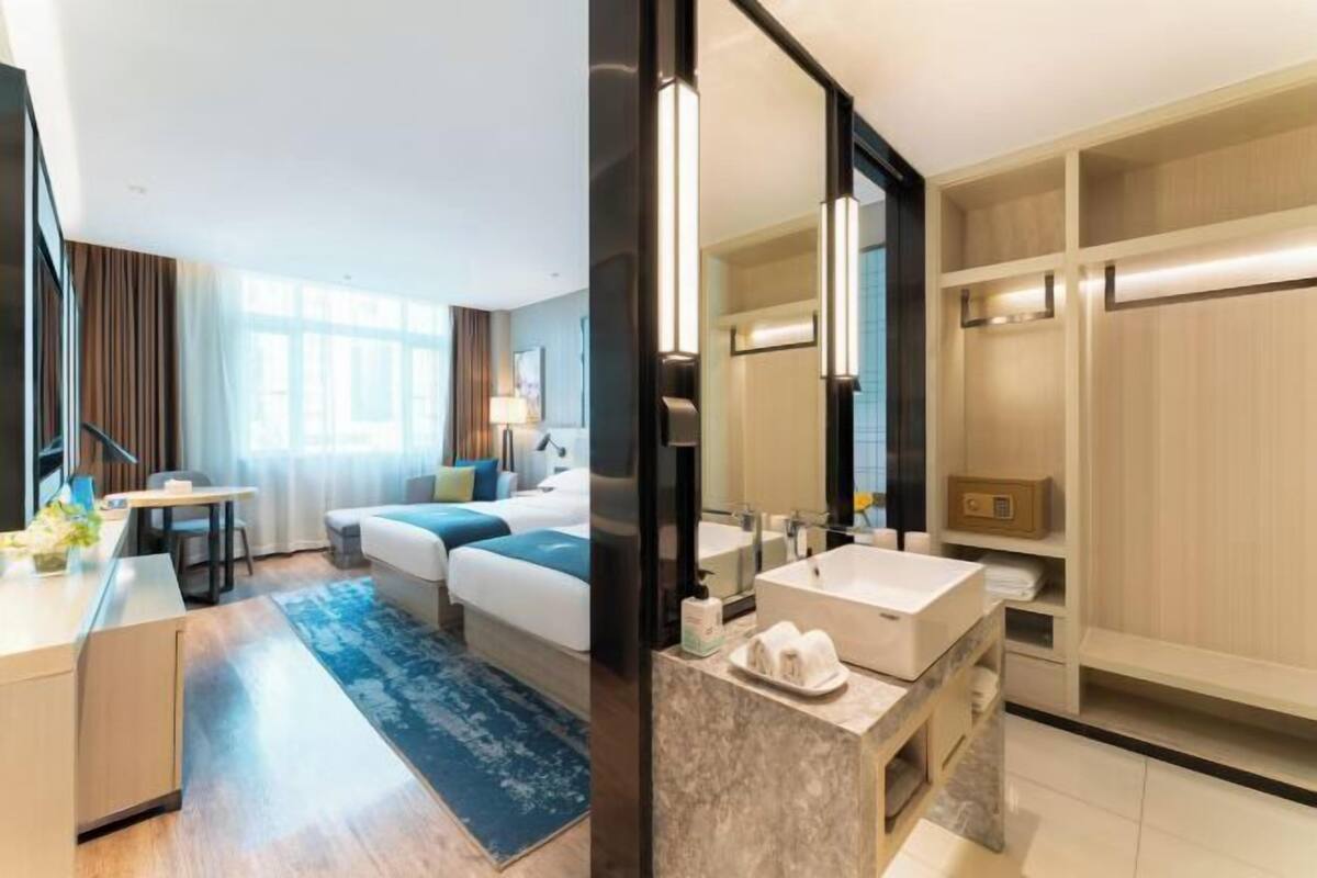 Minibar, una cassaforte in camera, ferro/asse da stiro