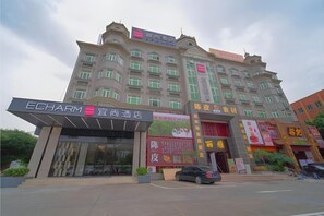 المنشأة من الخارج