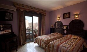 Minibar, escritorio, camas plegables/adicionales y wifi gratis 