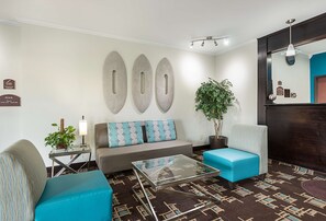 Lobby - Best Western Plus Deridder Inn & Suites (DeRidder)