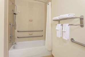 Accessible bathroom - Days Inn by Wyndham Semmes/Mobile (Mobile)