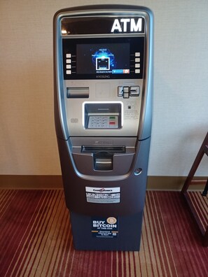 敷地内の ATM
