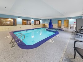 Una piscina cubierta