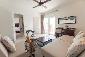 Suite – junior | Oppholdsrom | Flatskjerm-TV