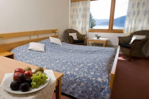 1 habitación, ropa de cama de alta calidad y wifi gratis