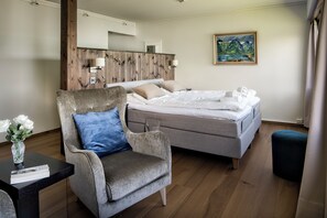 1 bedroom, premium bedding, individually decorated