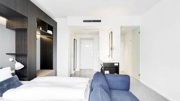 Dobbeltrom – business (SPA-access not included) | Sengetøy av topp kvalitet, safe på rommet og skrivebord