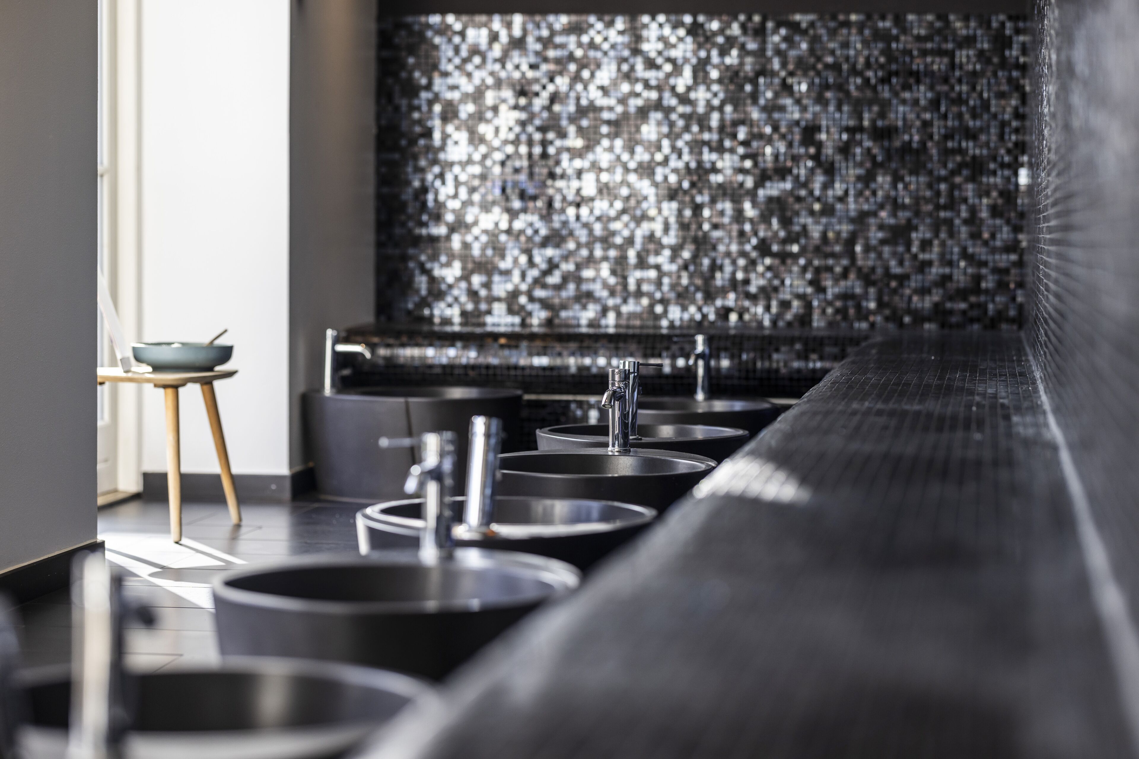 couples treatment room(s), sauna, hot tub, steam room, body treatments