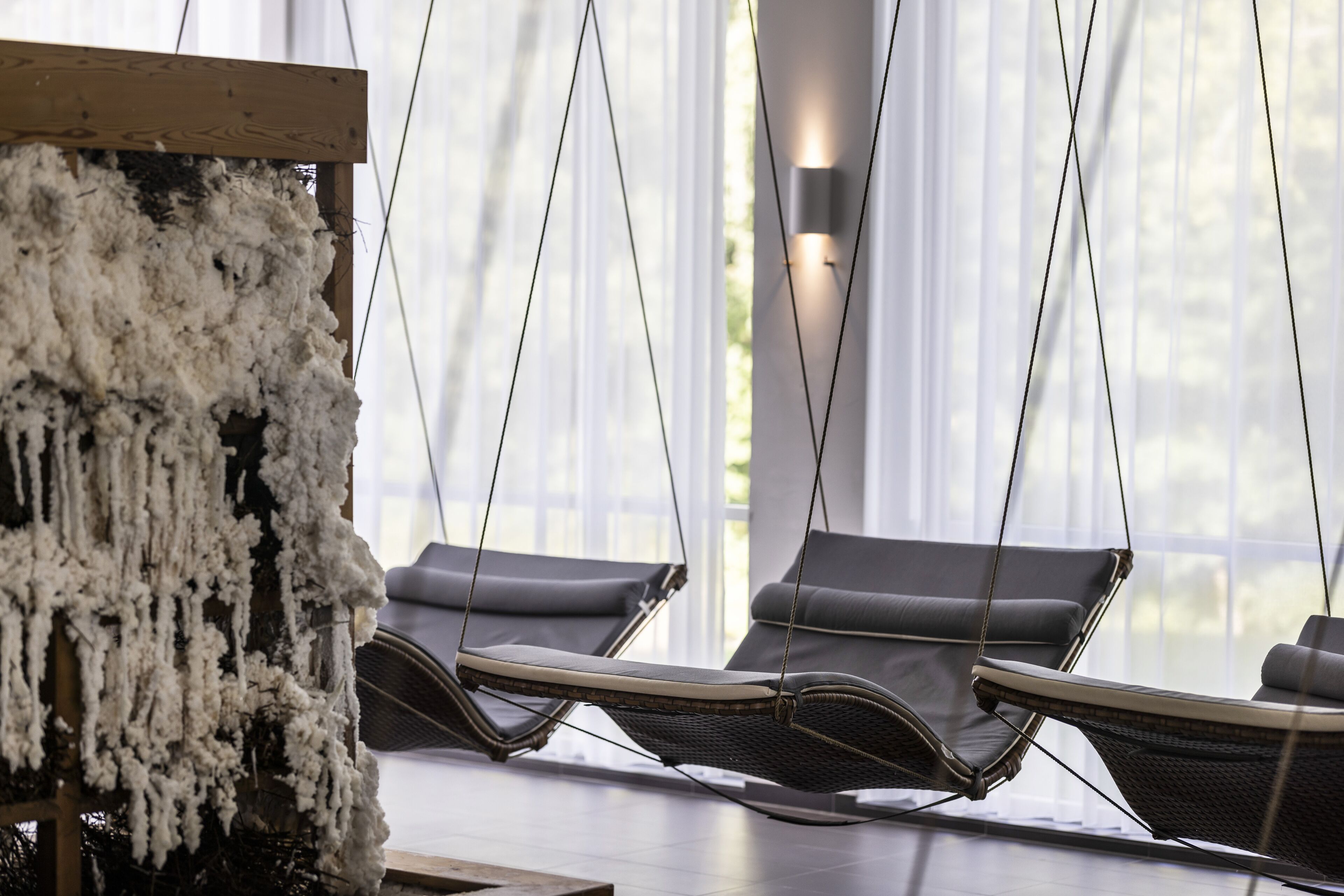 Couples treatment rooms, sauna, hot tub, steam room, body treatments