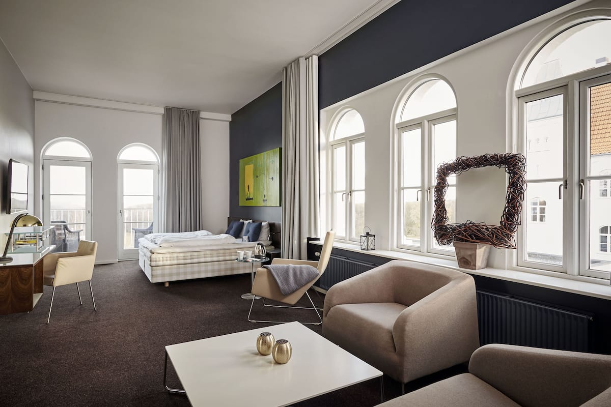 junior suite, balcony (spa-access not included) | 1 bedroom, premium bedding, in-room safe, desk