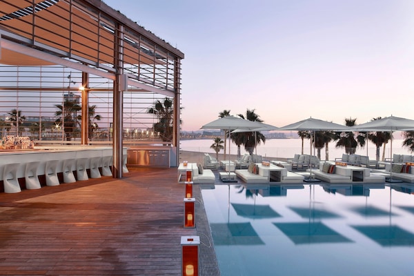 Pool views, serves lunch and dinner