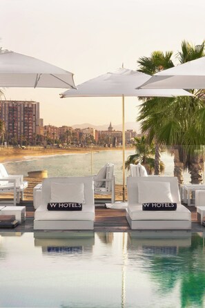 4 restaurants; lunch and dinner served  - W Barcelona (Barcelona)