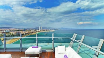 Hochwertige Bettwaren, Daunenbettdecken, Pillowtop-Betten, Minibar