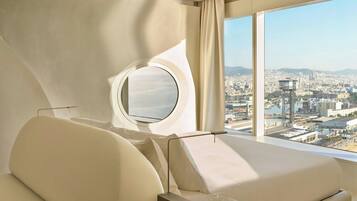 Suite, 1 King-Bett, Terrasse | Hochwertige Bettwaren, Daunenbettdecken, Pillowtop-Betten, Minibar