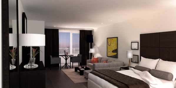 Ett modernt hotellrum med en säng, en soffa, ett skrivbord och en stol. Det finns ett fönster med gardiner, en tavla på väggen och en lampa på skrivbordet.