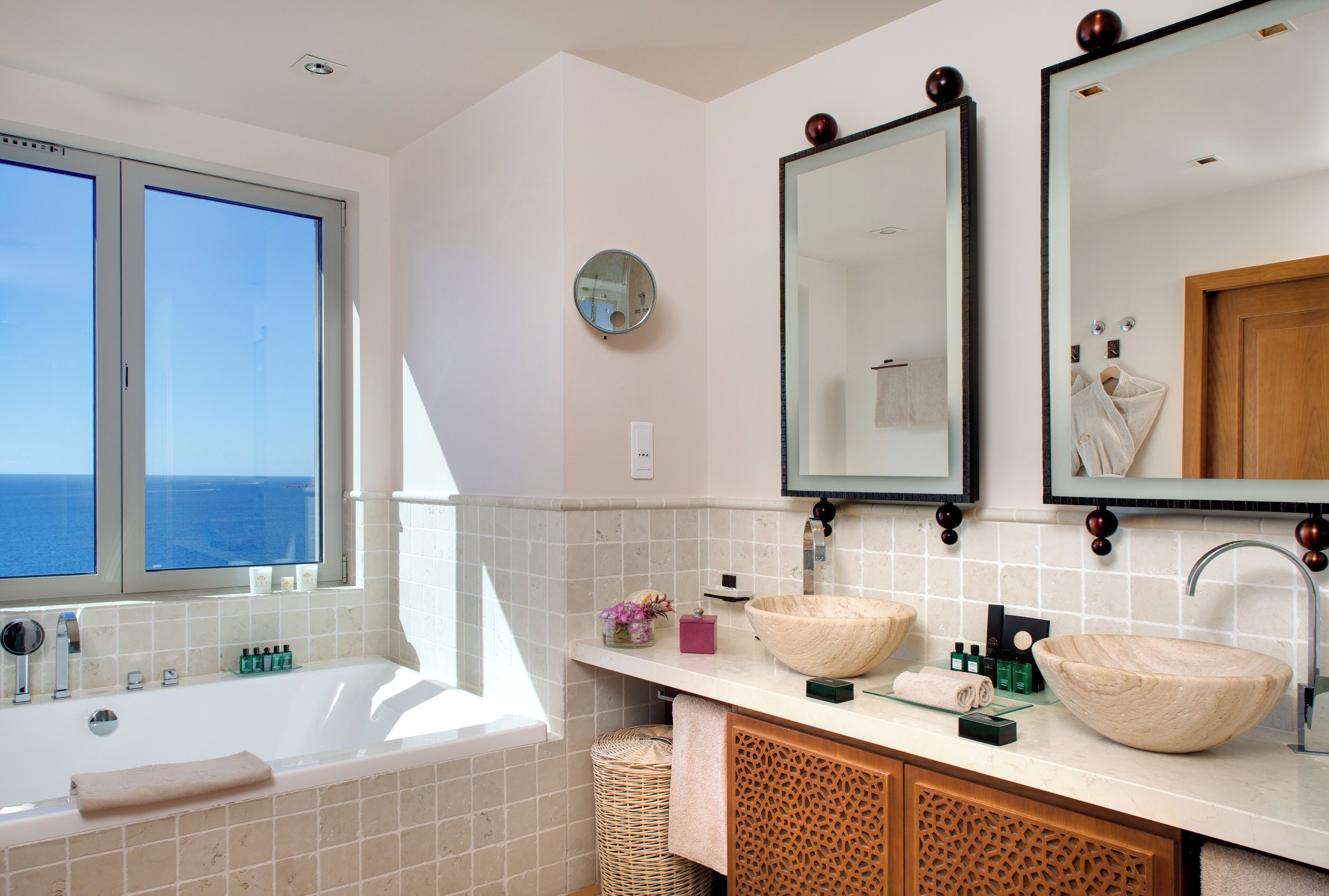 penthouse | premium bedding, minibar, in-room safe, desk