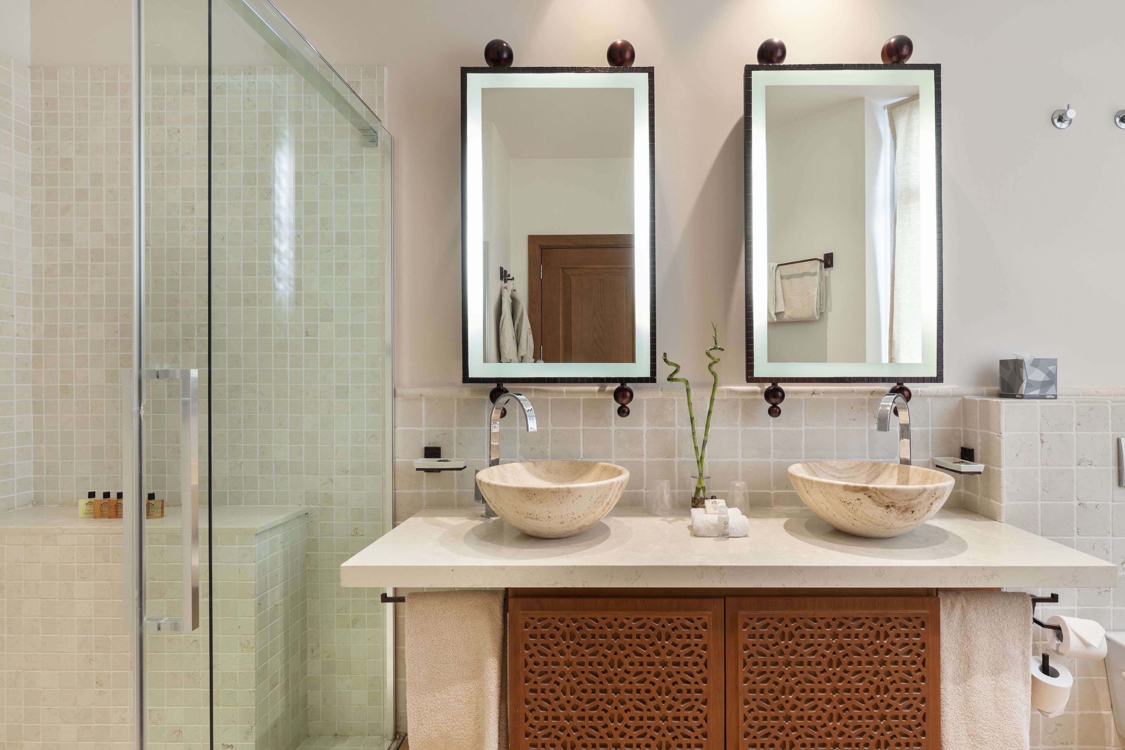 junior suite, sea view (junior suite rooftop,vue mer) | bathroom | shower, free toiletries, hair dryer, bathrobes