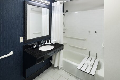 Fairfield Inn Suites by Marriott Orlando at SeaWorld - Image 8