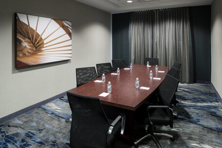 Fairfield Inn Suites by Marriott Orlando at SeaWorld - Image 34