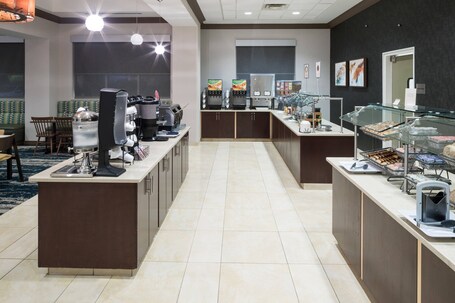 Fairfield Inn Suites by Marriott Orlando at SeaWorld - Image 5
