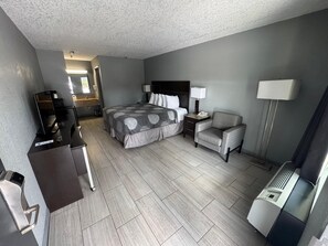 ห้องเบสิกซิงเกิล | โต๊ะทำงาน, เตารีด/โต๊ะรีดผ้า, Wi-Fi ฟรี, ผ้าปูที่นอน