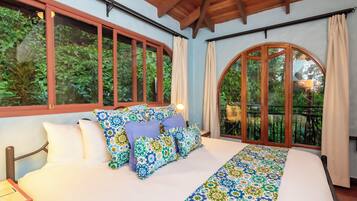 Villa Laguna | Hypo-allergenic bedding, minibar, in-room safe, individually decorated