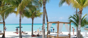 Hotel Cabanas Maria del Mar