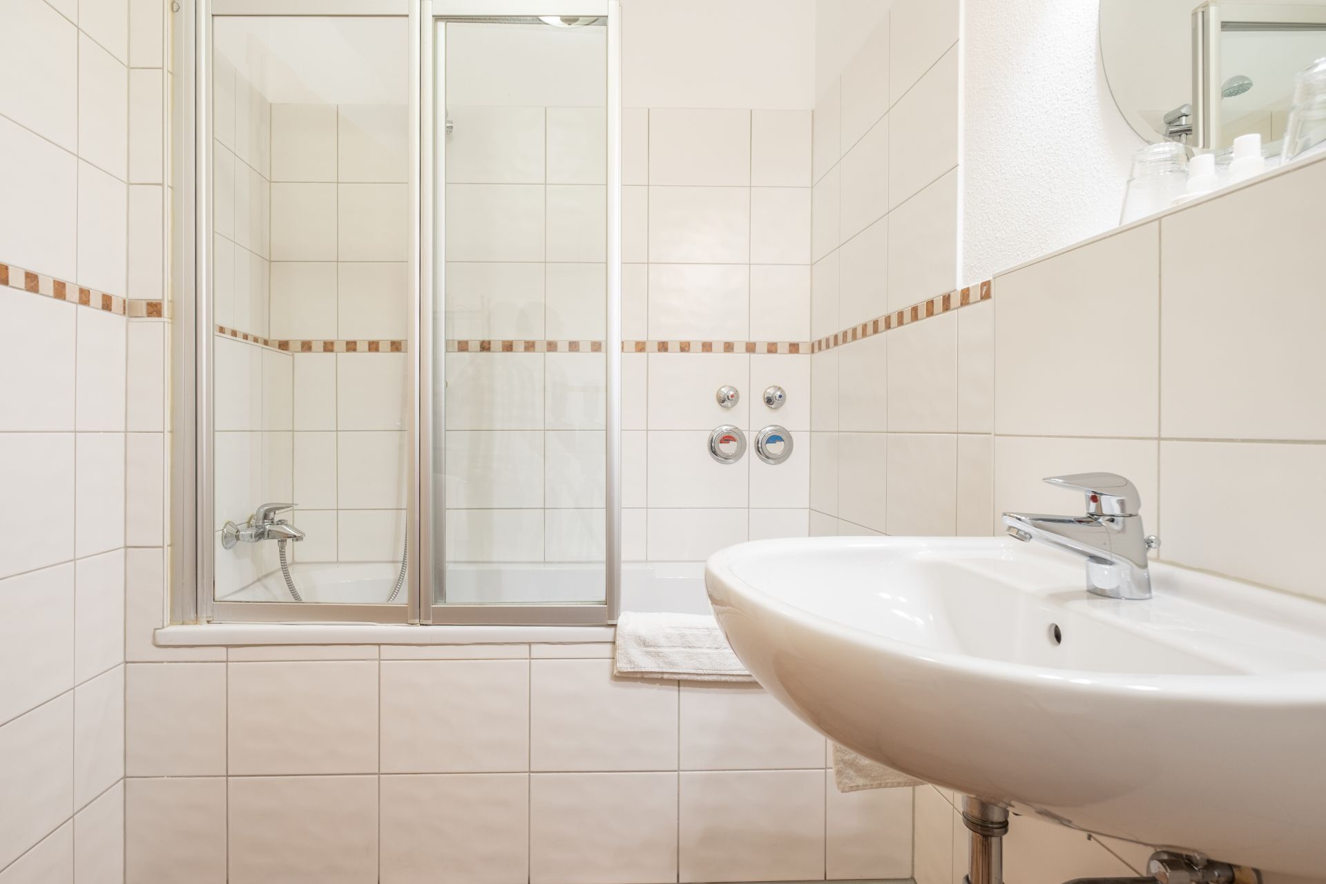 apartment, 1 bedroom | bathroom | shower, hair dryer, towels