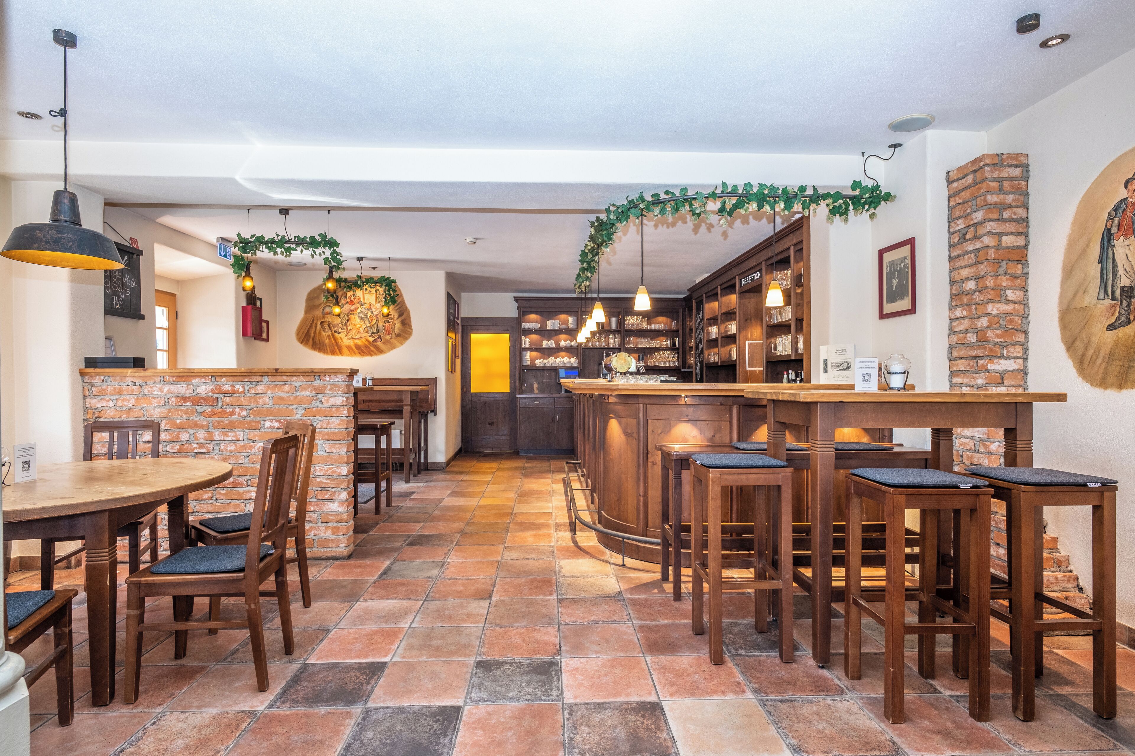 breakfast, lunch, dinner served; regional cuisine