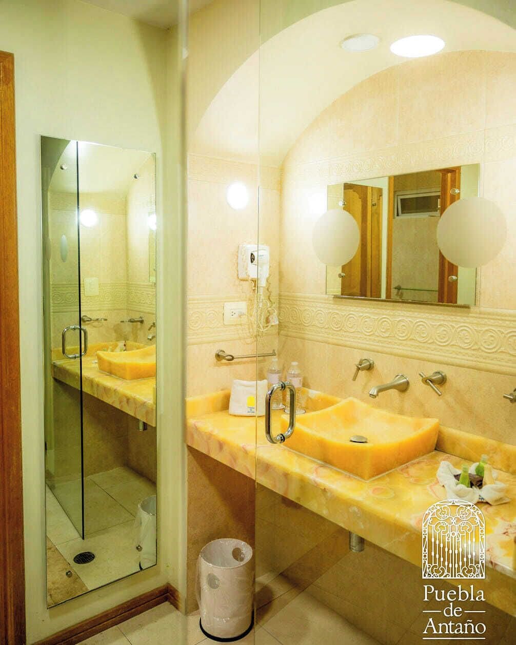 junior suite (double) | bathroom | shower, hair dryer, towels