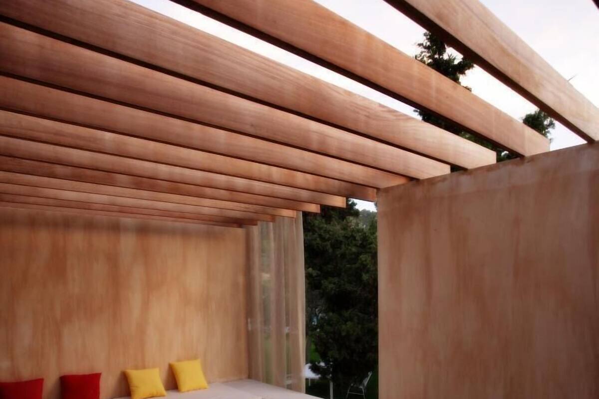 Suíte júnior, vista para a piscina | Terraço/pátio