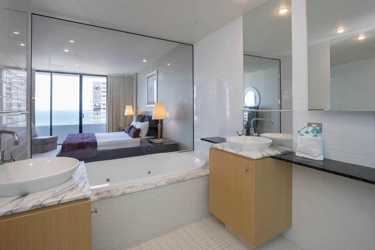 separate bathtub and shower, free toiletries, hair dryer, towels