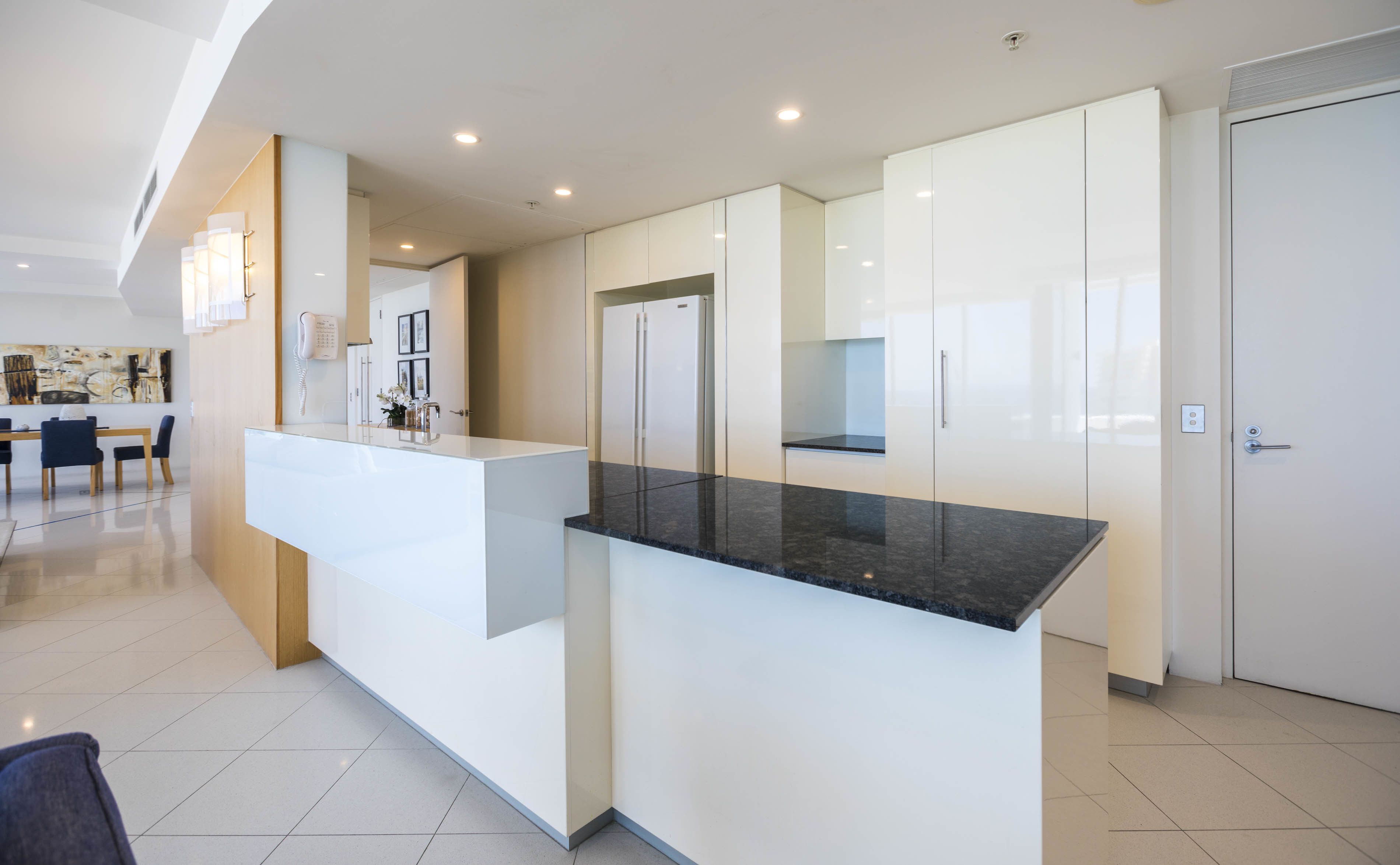 sky home - 3 bedroom ocean views | private kitchen | full-sized fridge, microwave, oven, stovetop