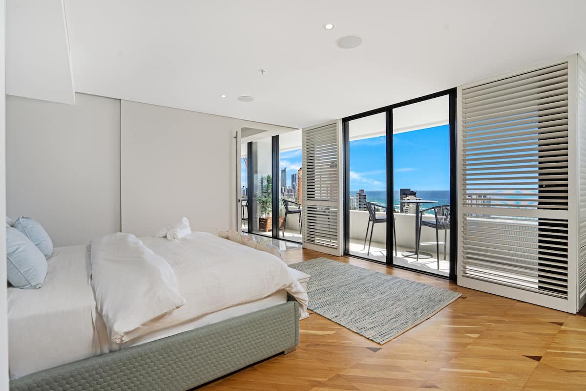 4 bedroom sub penthouse - ocean views | 4 bedrooms, individually decorated, individually furnished, desk