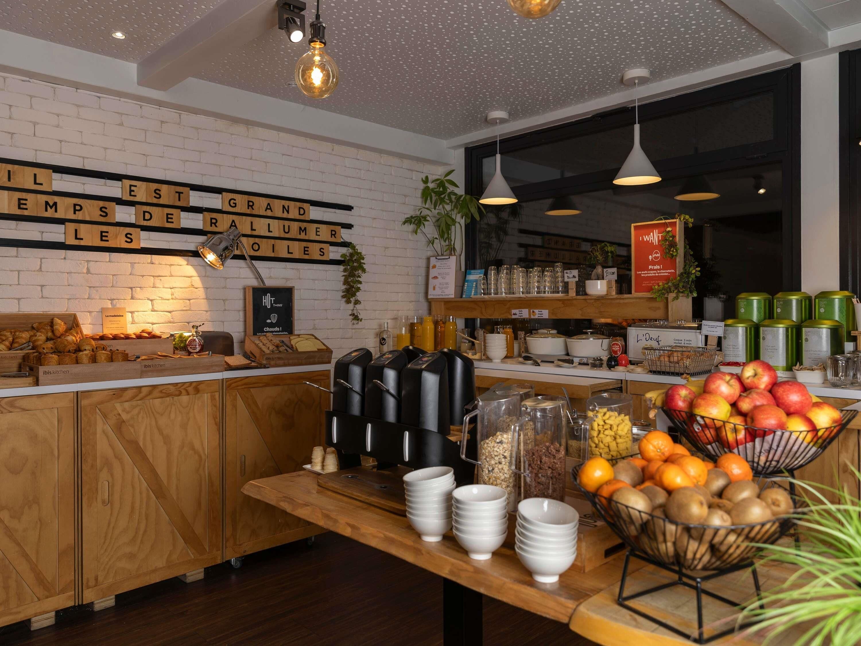 Bữa sáng kiểu Âu hàng ngày (12.90 EUR/mỗi người) 