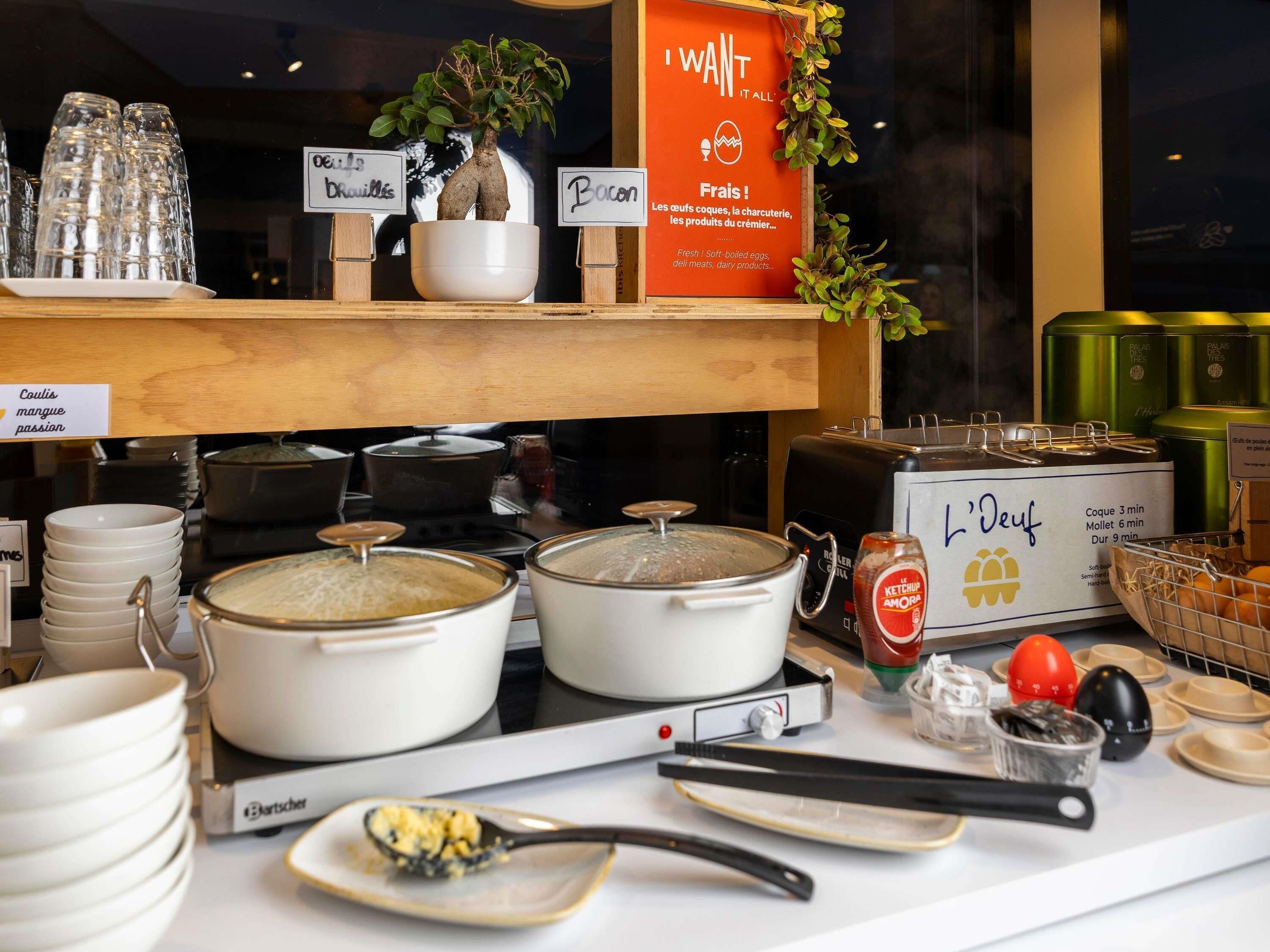 Sarapan ala kontinental setiap hari dengan biaya tambahan