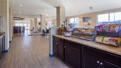 Best Western Dothan Inn & Suites