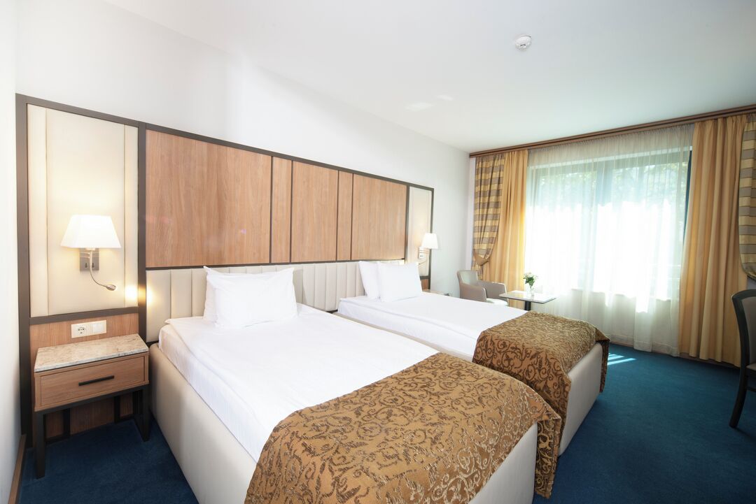 In-room safe, desk, laptop workspace, soundproofing