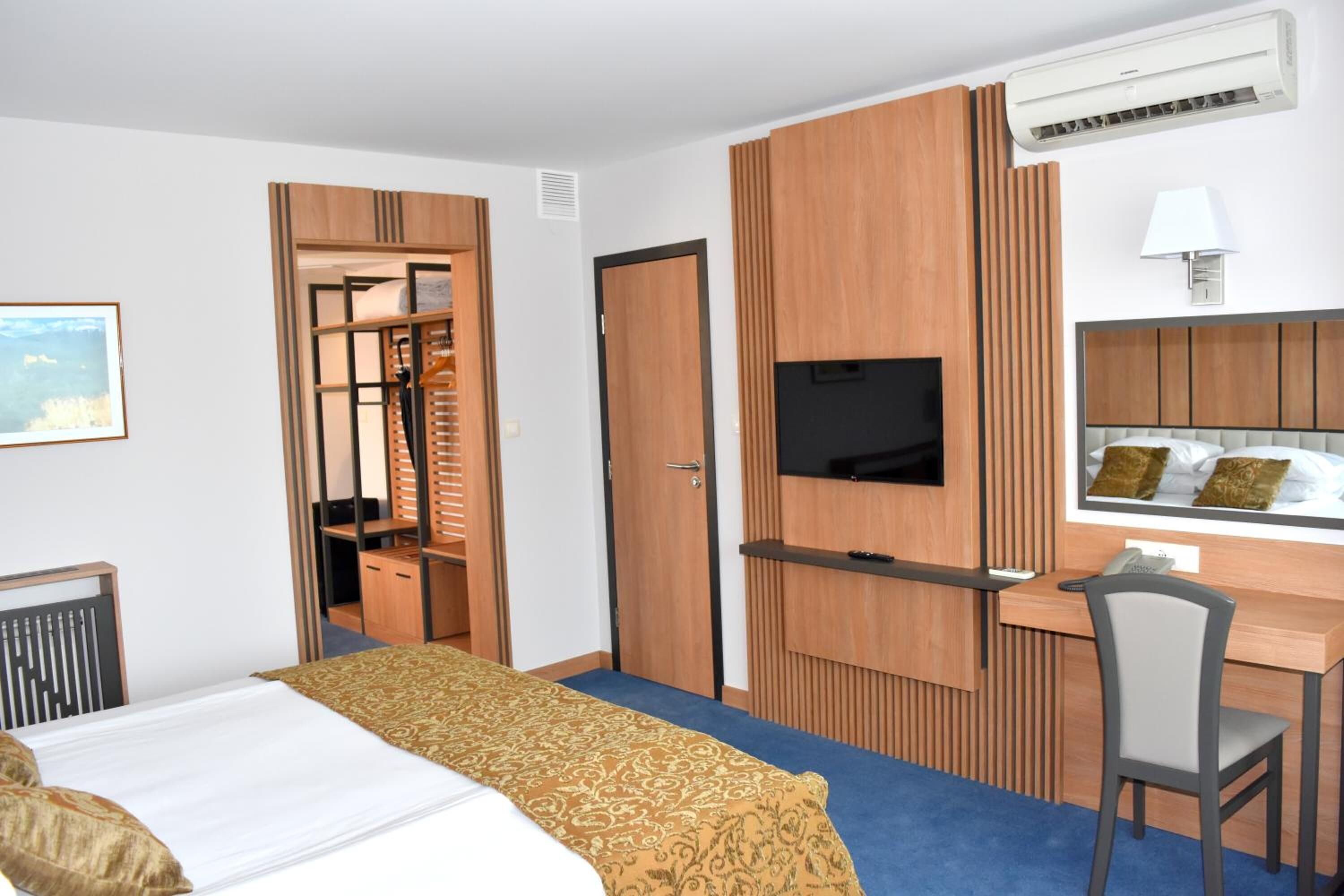 1 bedroom, in-room safe, desk, laptop workspace