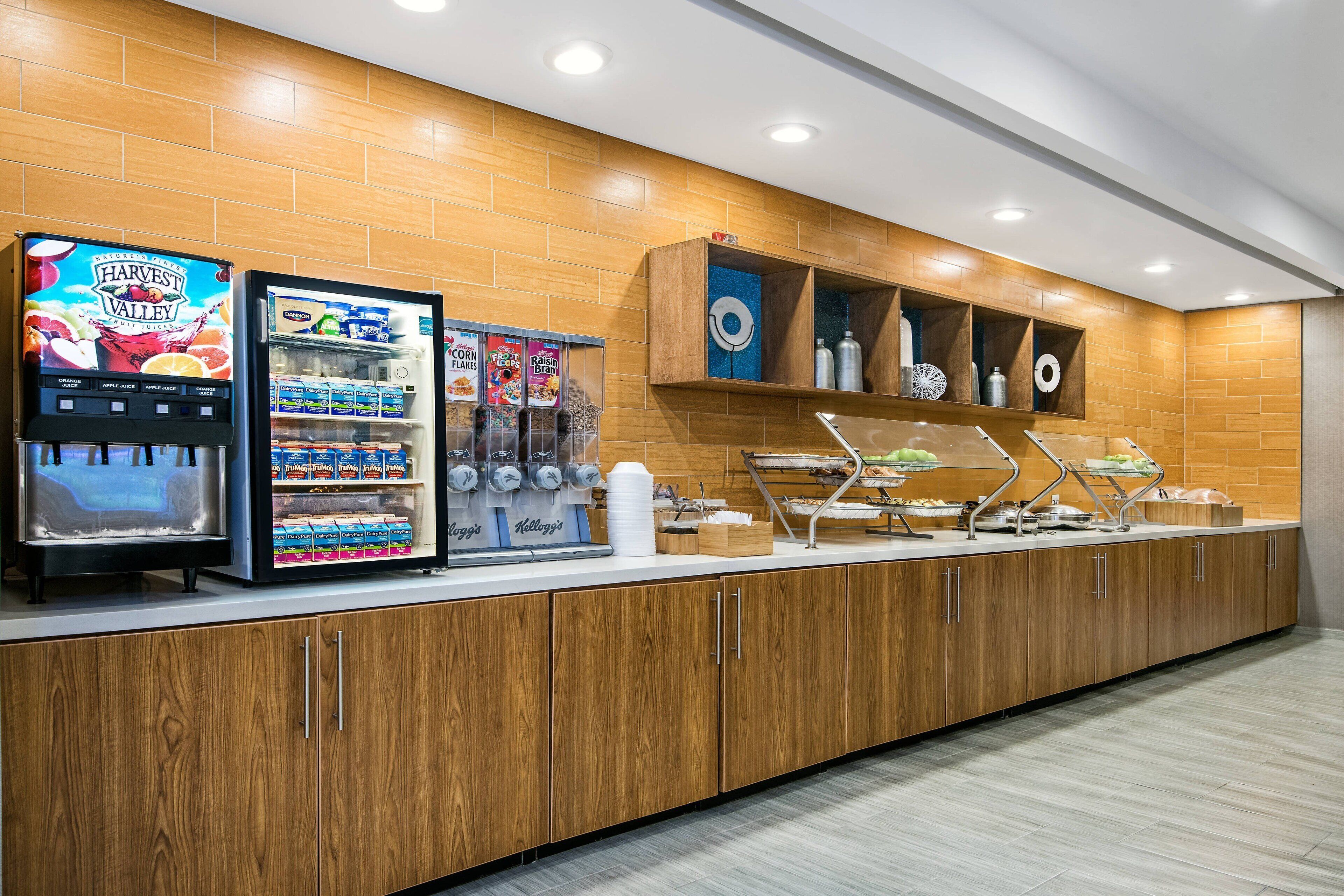 free daily continental breakfast