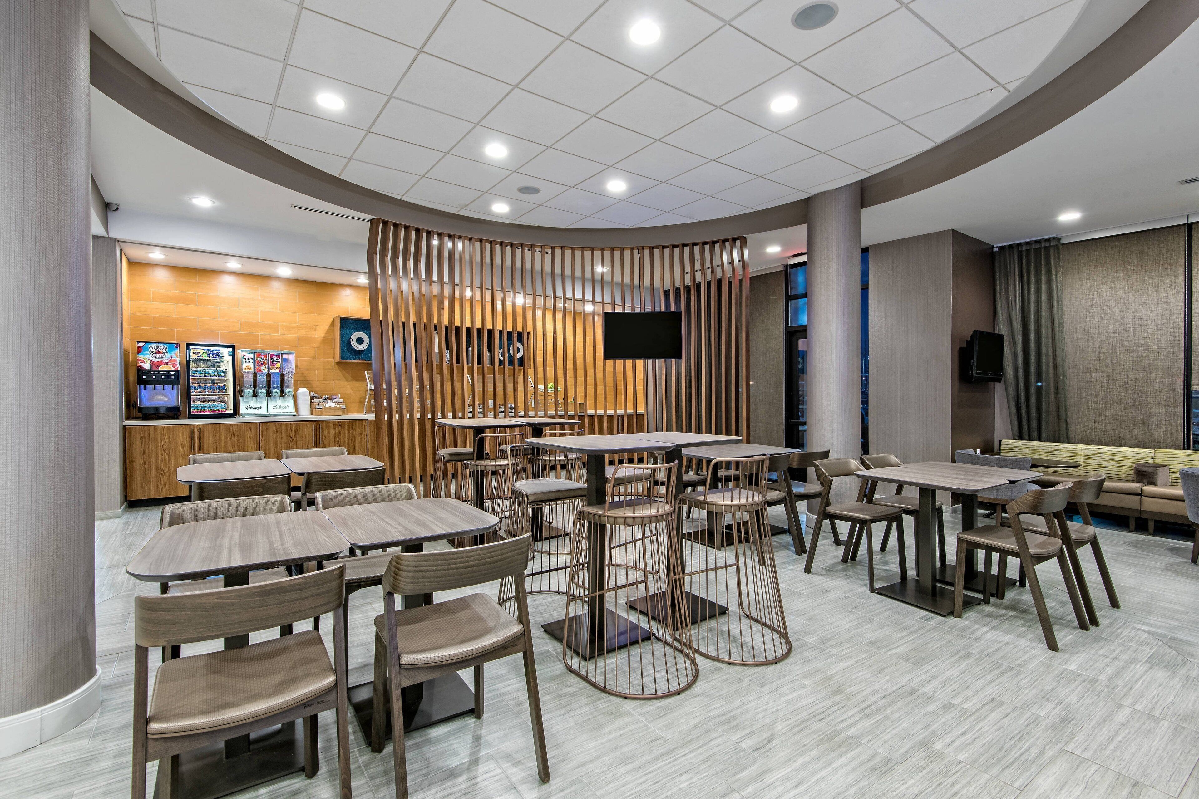 free daily continental breakfast