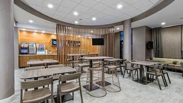Esmorzar diari continental gratuït